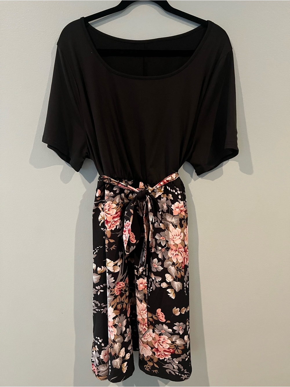 SHEIN Black Floral Tie-Waist Women's Dress
